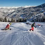 Le Kaila Hotel 5*